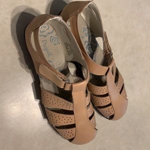 Propet sandals, like new (worn once) 11W